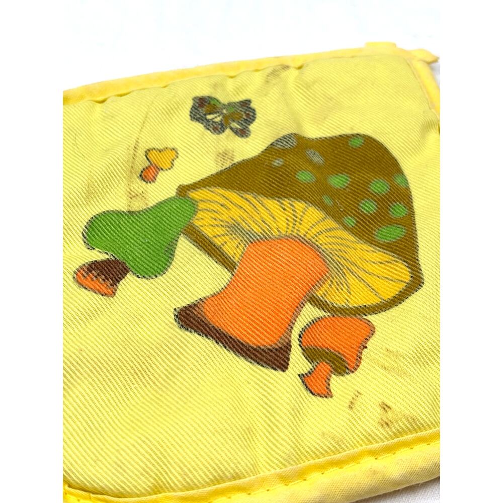 1970s Groovy Merry Mushroom Style Pot Holder Vintage Kitchen Decor USA
